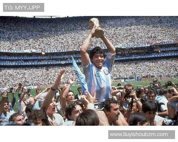 《谁是足坛巨星你来猜 让我们一起揭开足球传奇的面纱》 《谁是足坛巨星你来猜 让我们一起揭开足球传奇的面纱》