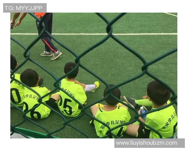 球星街头恶搞足球大挑战:明星球员与街头玩家的惊险对决 球星街头恶搞足球大挑战:明星球员与街头玩家的惊险对决